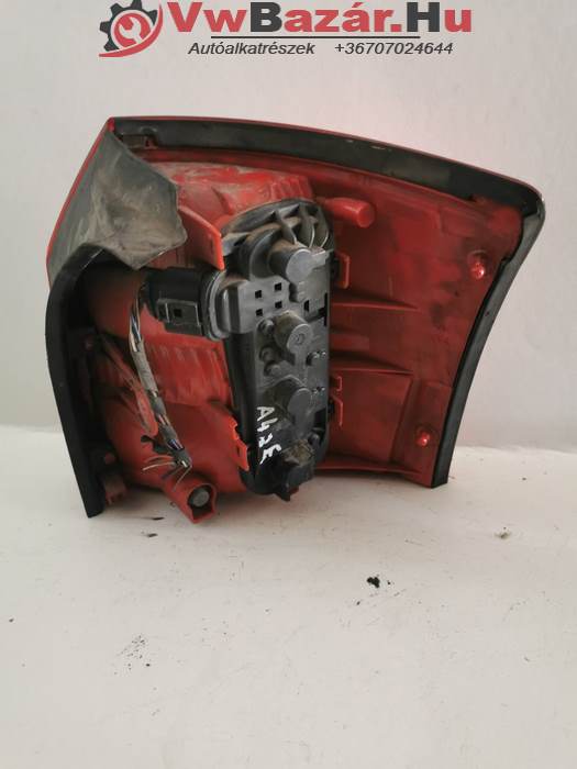 Hátsó lámpa AUDI A4 B6 kombi bal