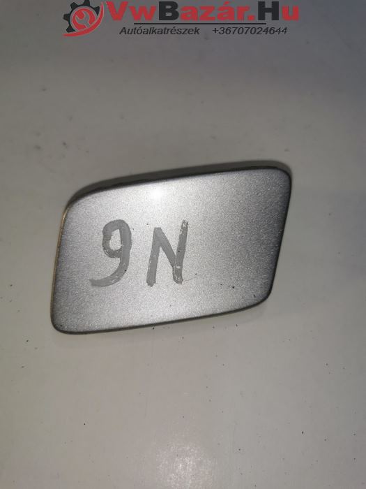 Lámpamosó fedél VW POLO 9N bal ezüst