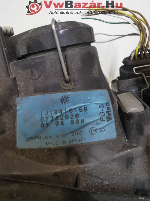 Első fényszóró VW GOLF IV jobb