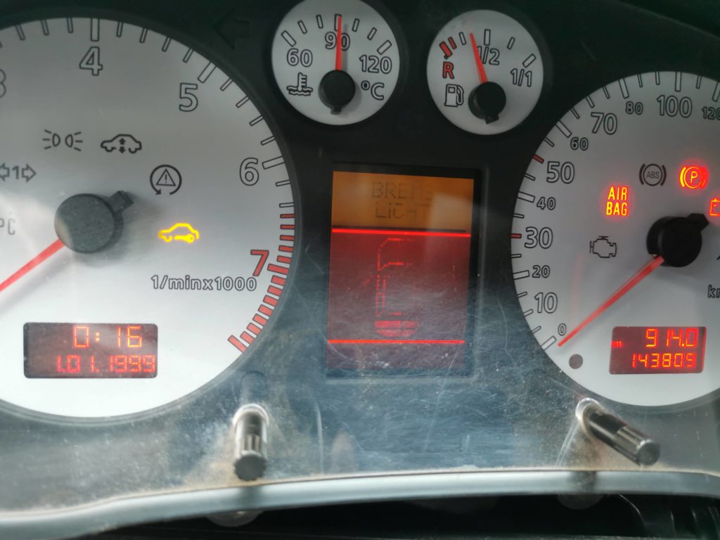 Kilométeróra AUDI A4 B5 Fehér számlapos