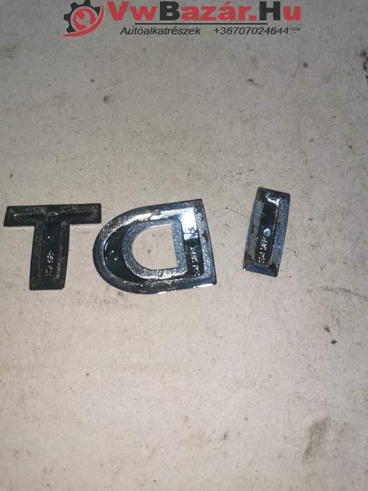 TDI Felirat piros i-vel