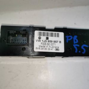 Ablakemelő kapcsoló VW PASSAT B5.5 bal 1j39 598 57 b