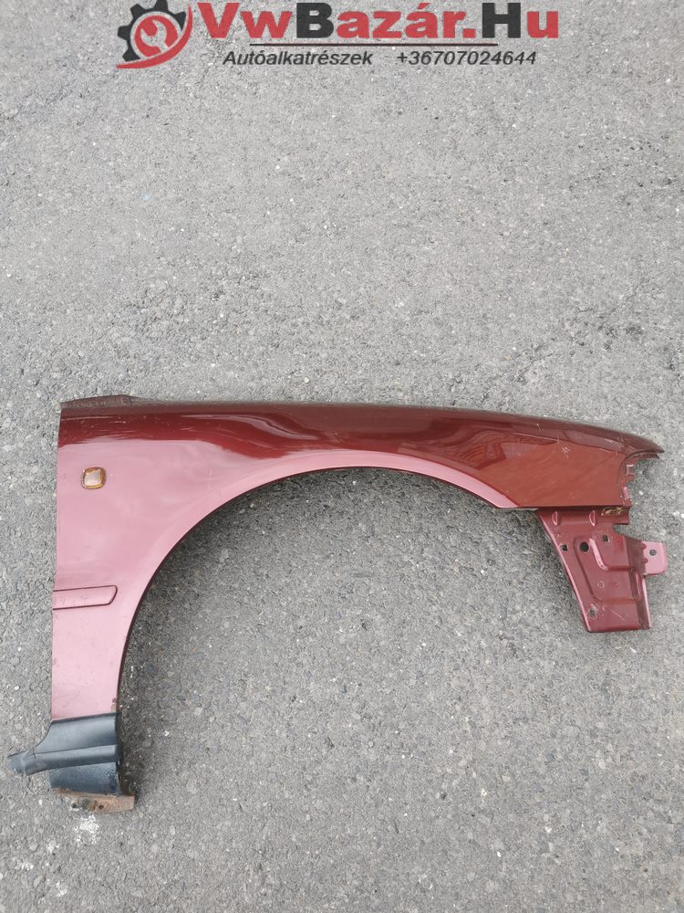 Sárvédő Audi A4 B5 jobb bordó