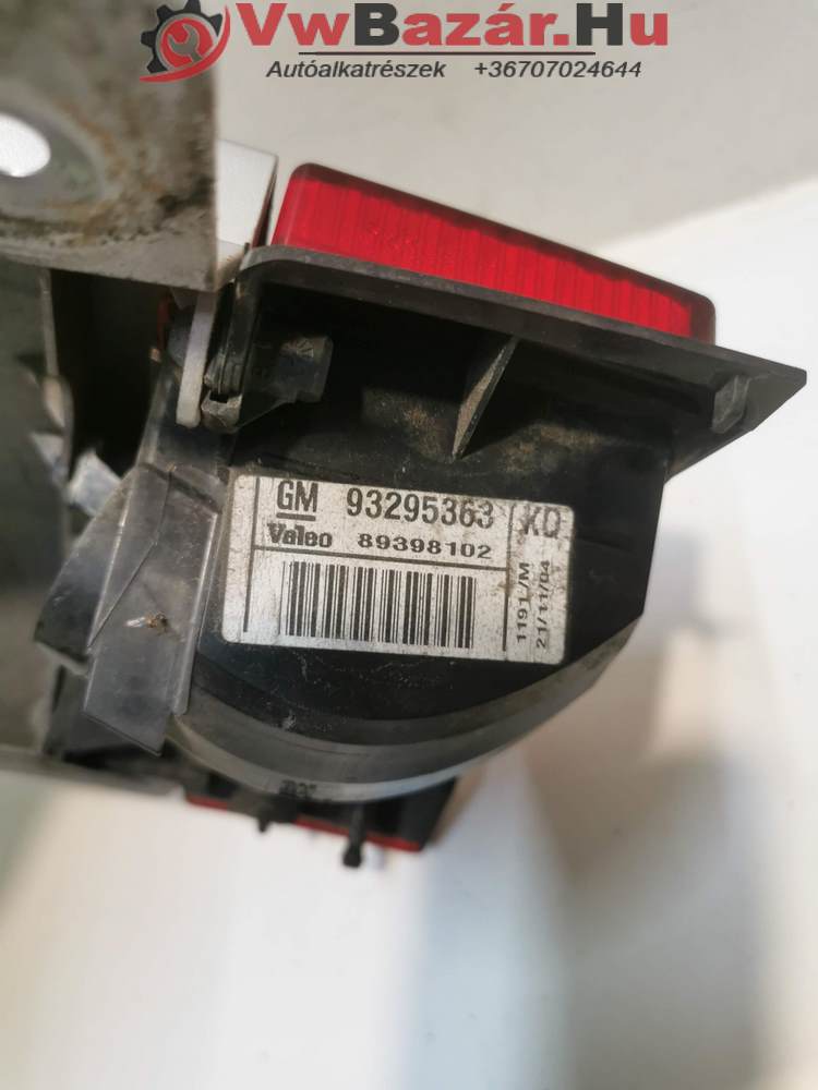 Hátsó lámpa alatti betét jobb OPEL MERIVA A 13130028