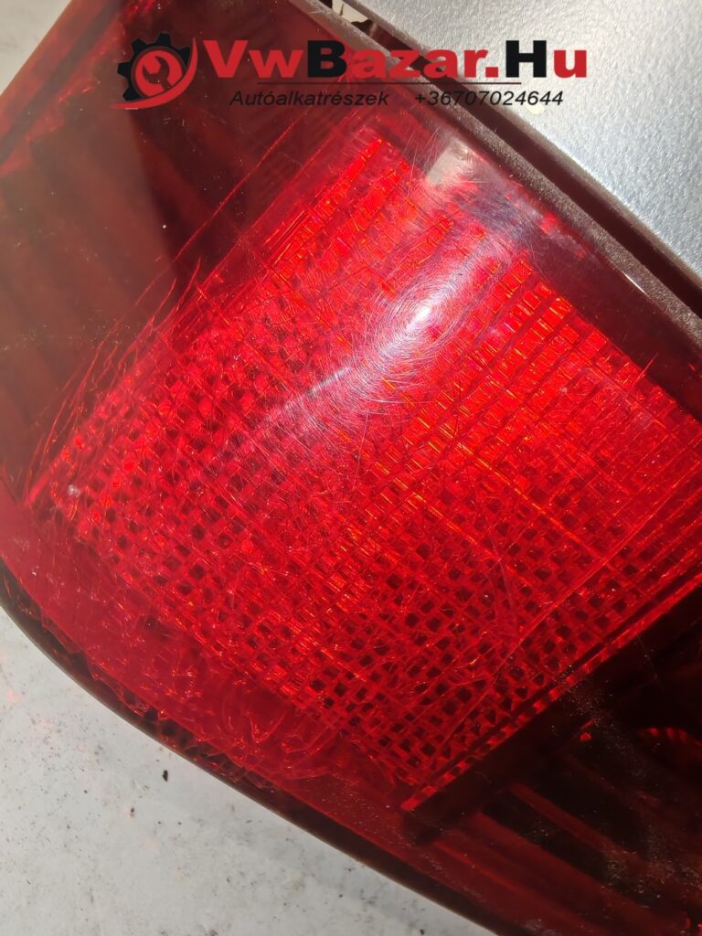 Hátsó lámpa alatti betét bal OPEL MERIVA A