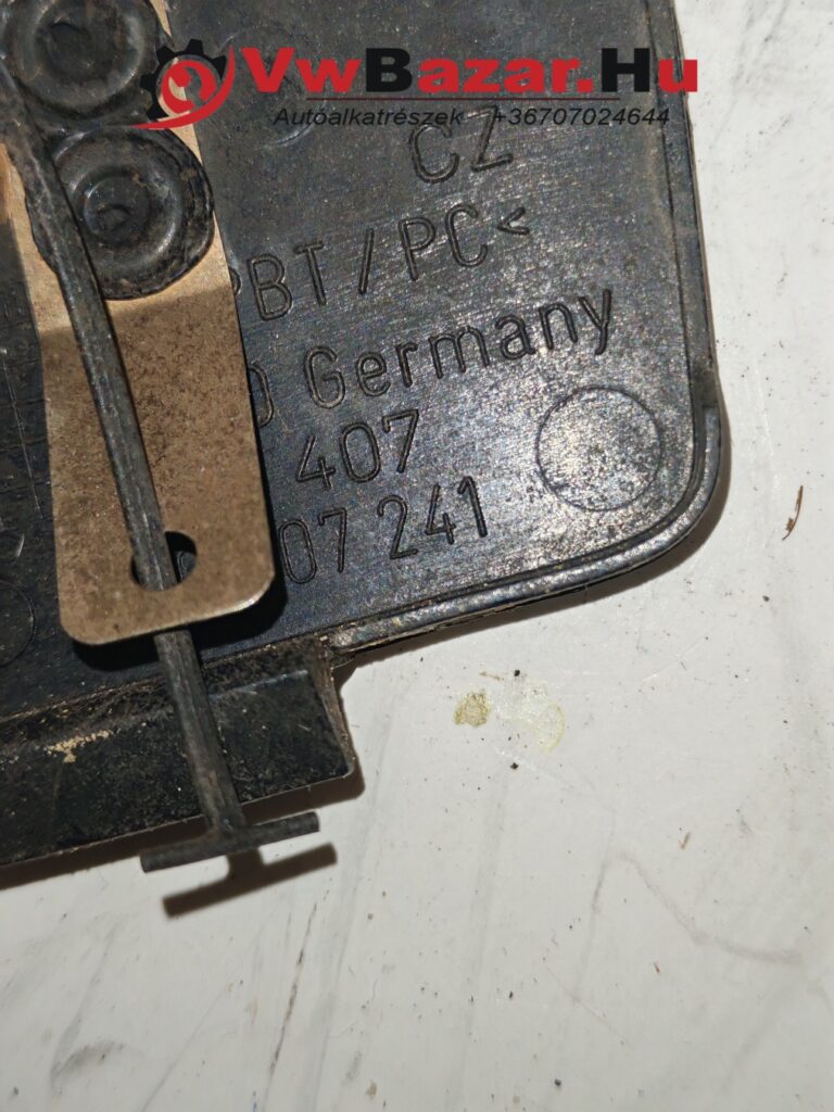 IMG_20250815_120153 Vonószemtakaró fedél AUDI A4 B6 ezüst bal