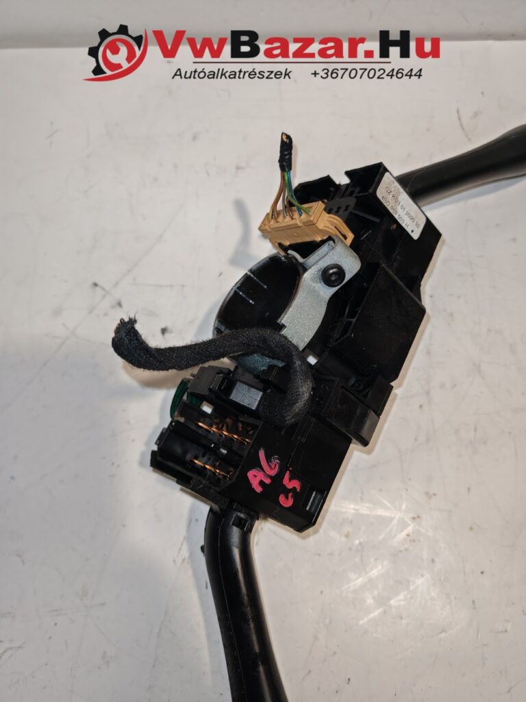 IMG_20250822_114039 Kormánykar, indexkar, tempomatkar AUDI A6 8L0953513J