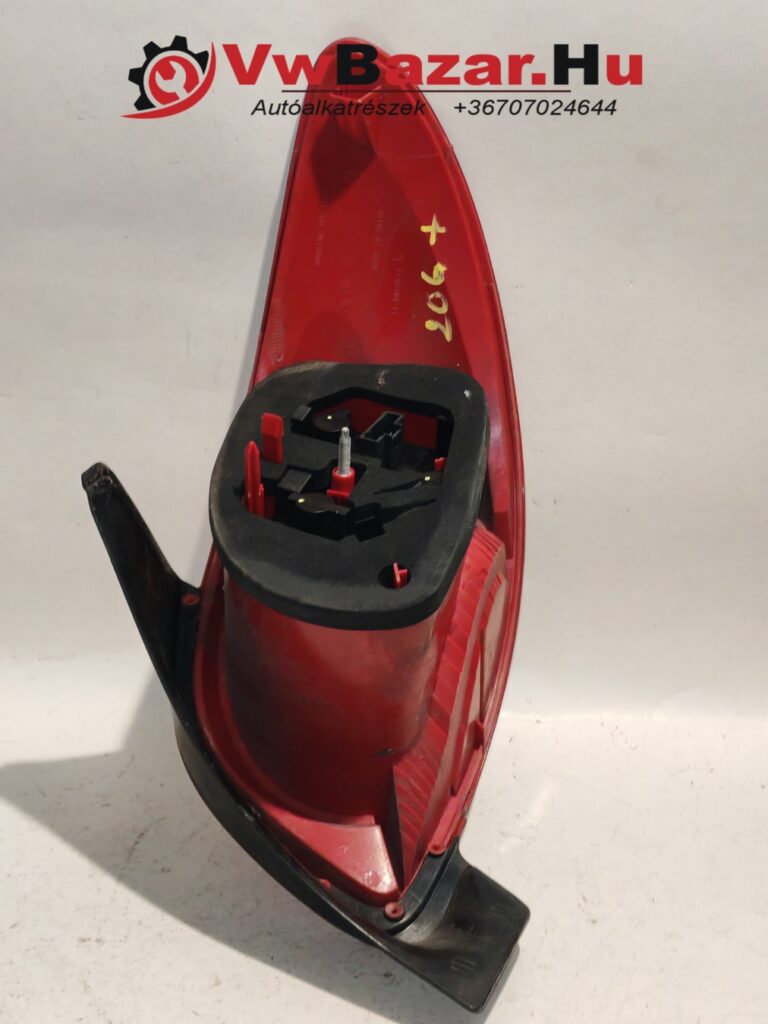 Hátsó lámpa PEUGEOT 206+ bal