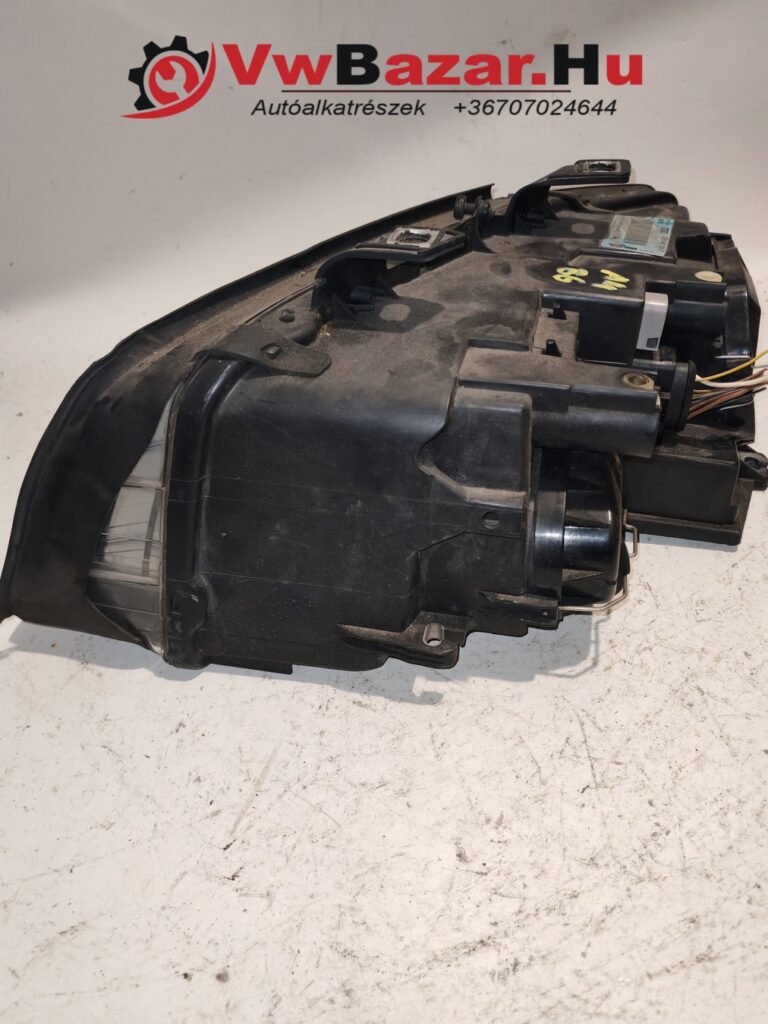 Első fényszóró jobb AUDI A4 B6 8d0941004f