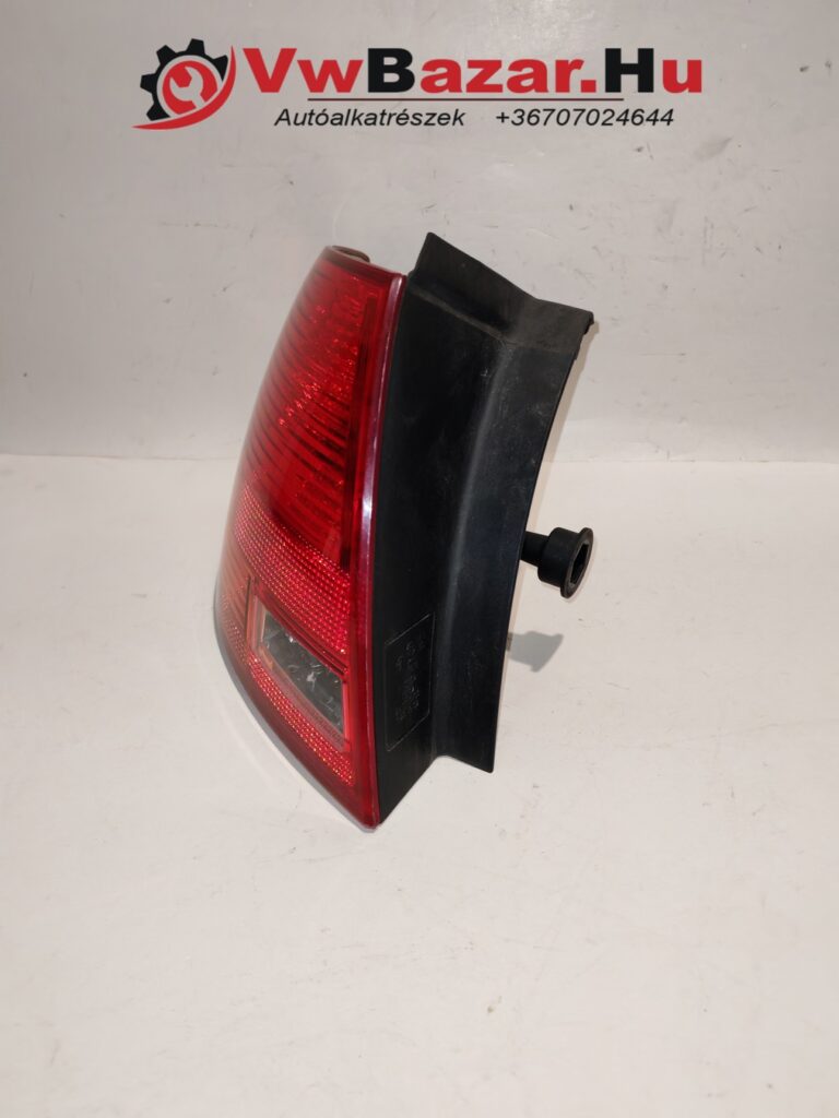 Hátsó lámpa bal AUDI A4 B7 8e9945095c