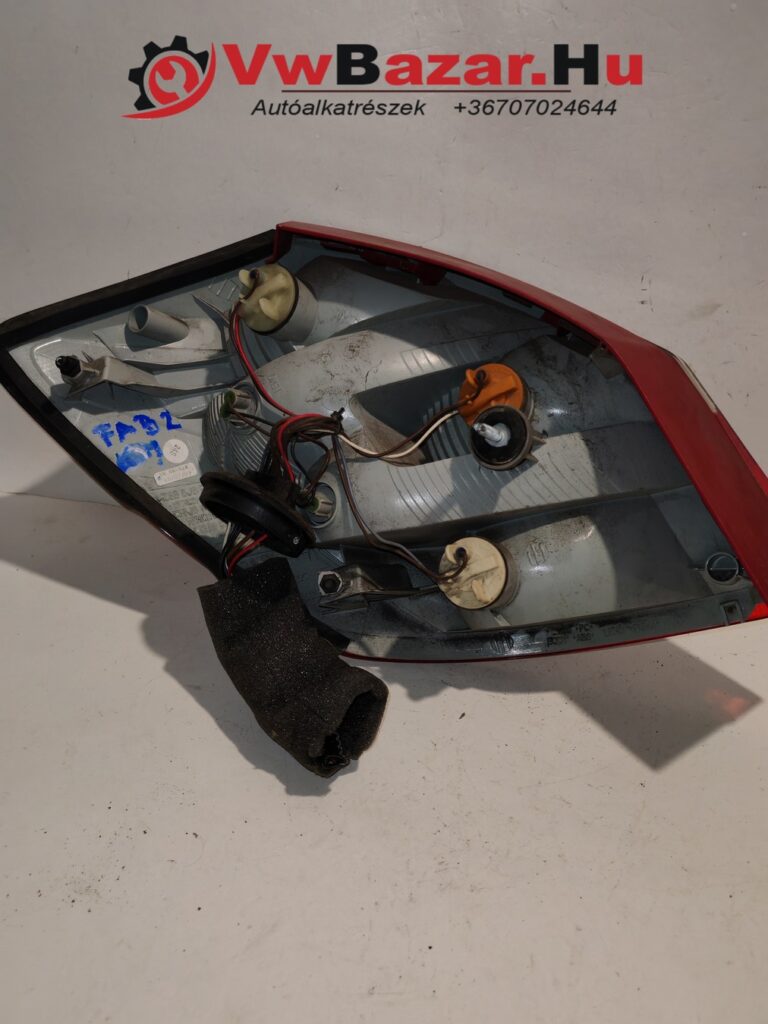 Hátsó lámpa jobb SKODA Fabia 2 kombi 5J6945096