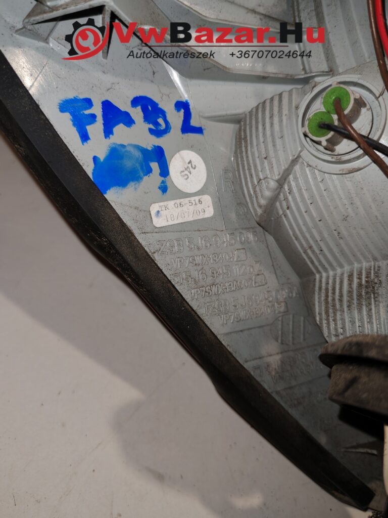 Hátsó lámpa jobb SKODA Fabia 2 kombi 5J6945096