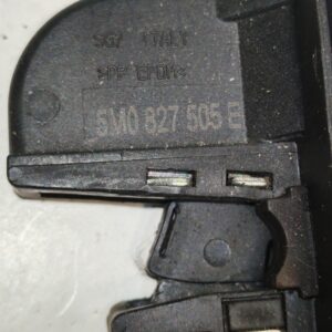 Csomagtérajtó zárszerkezet VW Golf + facelift 5m0827505e