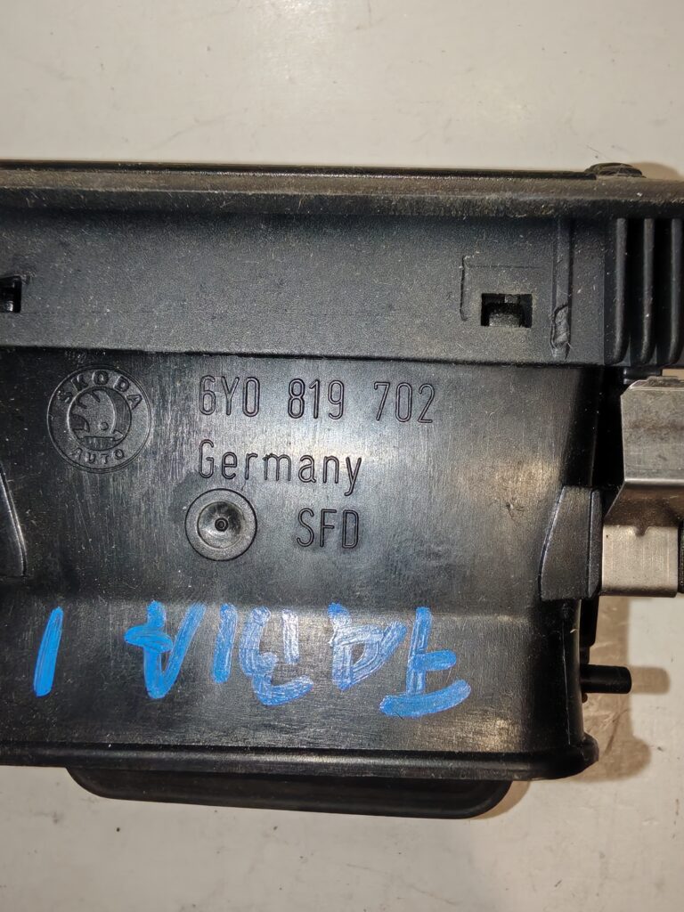 Műszerfal szellőző rács jobb SKODA Fabia I 6y0819702