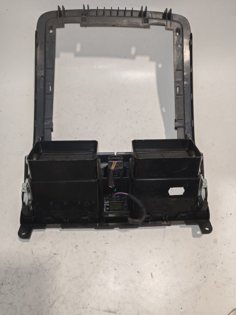 Műszerfal szellőző rács középső VW Touran