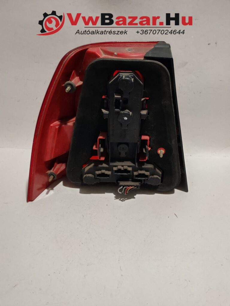 Hátsó lámpa jobb VW Bora 89071614
