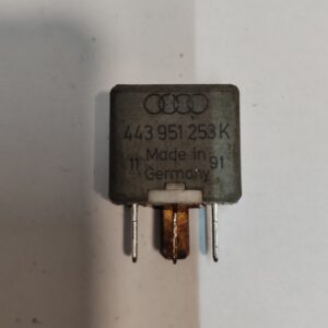 Relé 214 (443951253k)