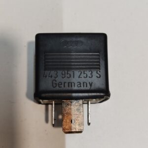 Relé 217 (443951253s)