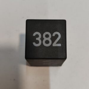 Relé 382  4d0907131