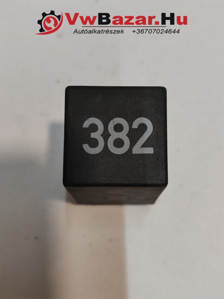 Relé 382 4d0907131