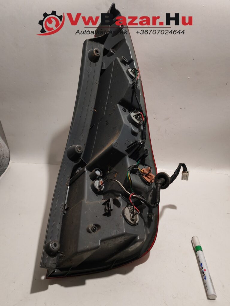Hátsó lámpa bal HYUNDAI i30 kombi 92401-2R1