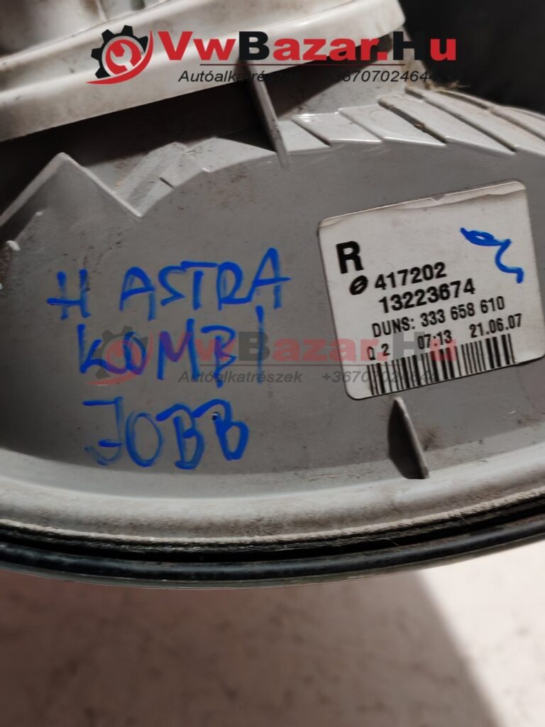 Hátsó lámpa jobb OPEL Astra H kombi 13223674