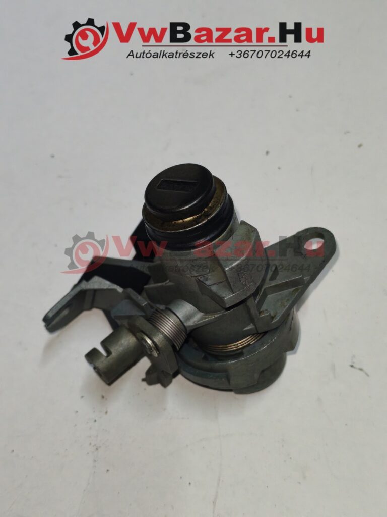 Ajtózárbetét AUDI A4 B6 sedan 8e0827573a