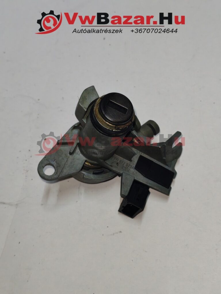 Ajtózárbetét AUDI A4 B6 sedan 8e0827573a