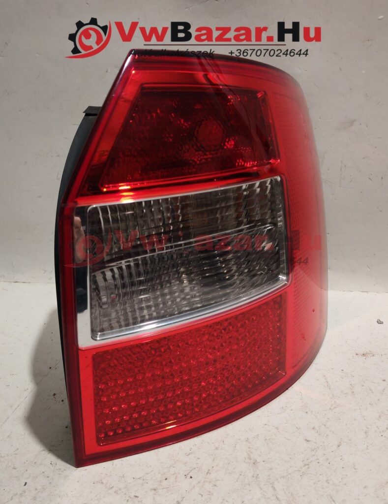 Hátsó lámpa jobb AUDI A4 B6 8e9945096