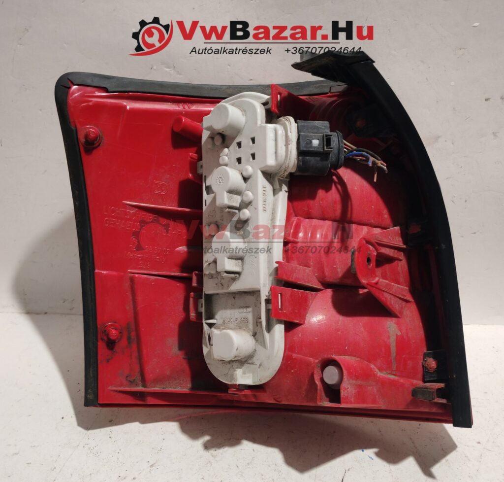 Hátsó lámpa jobb AUDI A4 B6 8e9945096
