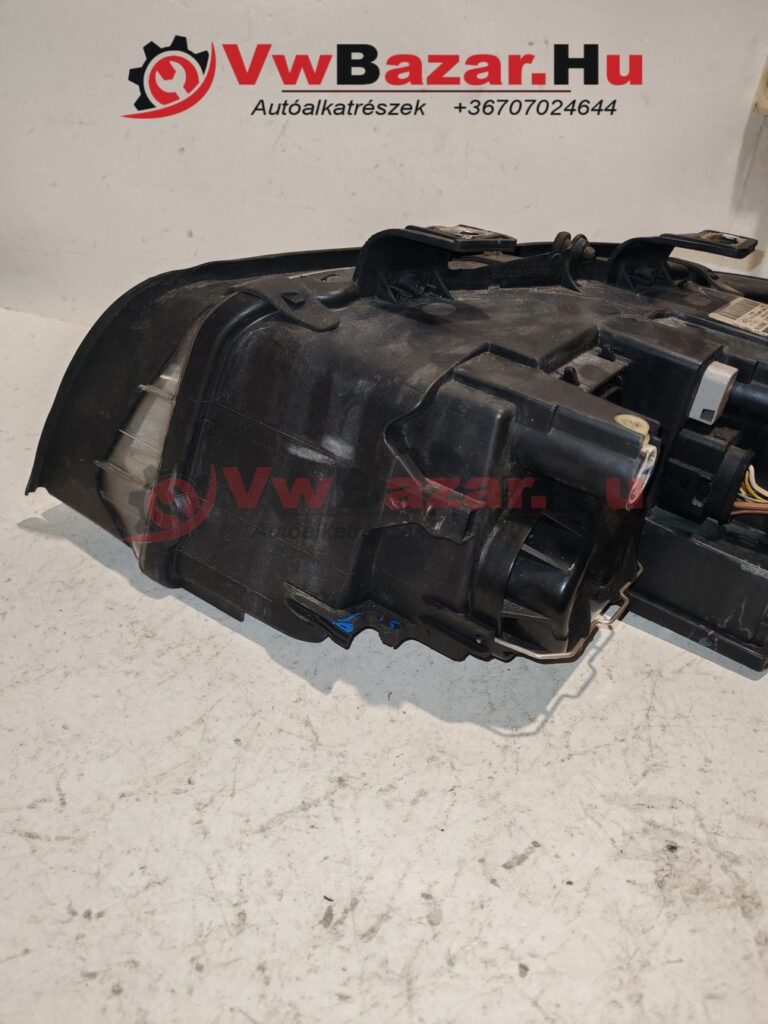 Első fényszóró jobb AUDI A4 B6 8e0941004f