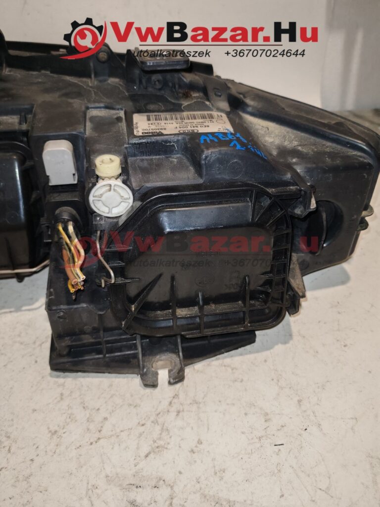 Első fényszóró jobb AUDI A4 B6 8e0941004f