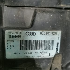 Első fényszóró Audi A4 bal