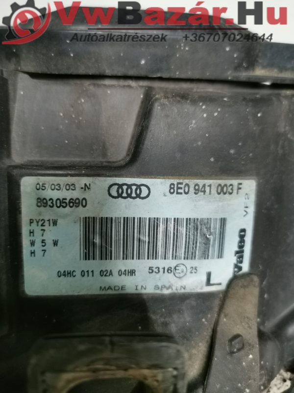 Első fényszóró Audi A4 bal