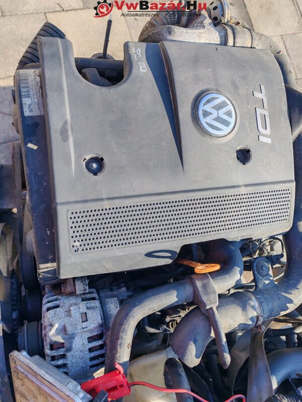 AVG Motor VW AUDI Avg motorblokk hengerfejjel  223
